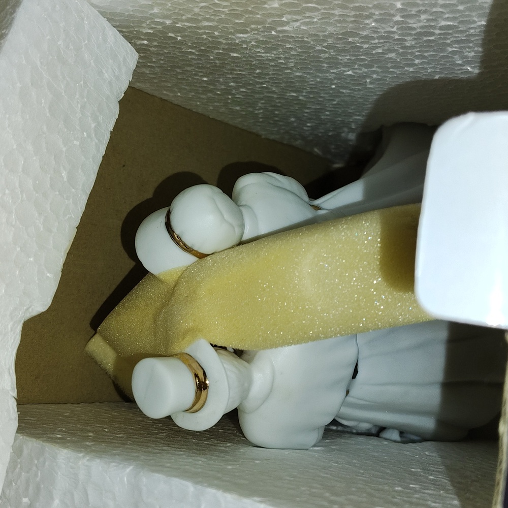New Old Stock Vintage fine Porcelain carolar Family - Picture 2 of 4